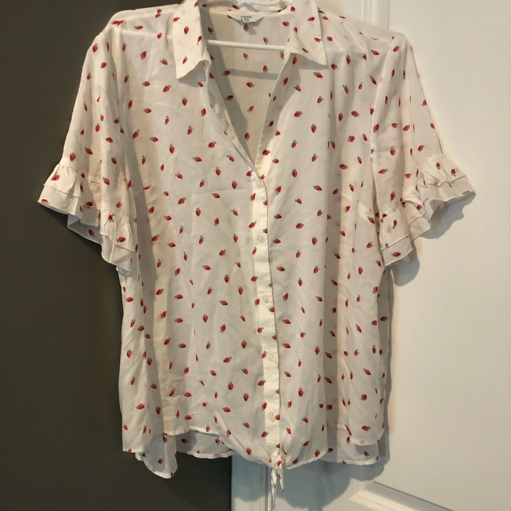 Crown & Ivy Strawberry Top